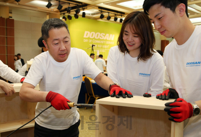 두산그룹 ‘봉사의 날’ 진행…세계 19개국 임직원 7,000명 봉사활동