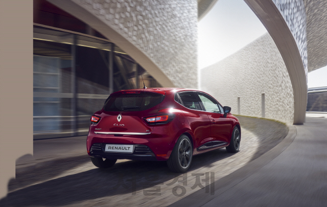 Renault_CLIO_2