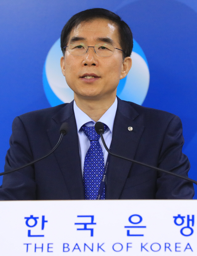 정규일 한국은행 경제통계국장이 26일 서울 중구 한국은행 기자실에서 2018년 1분기 실질 국내총생산 기자설명회를 열고 발언하고 있다. /연합뉴스