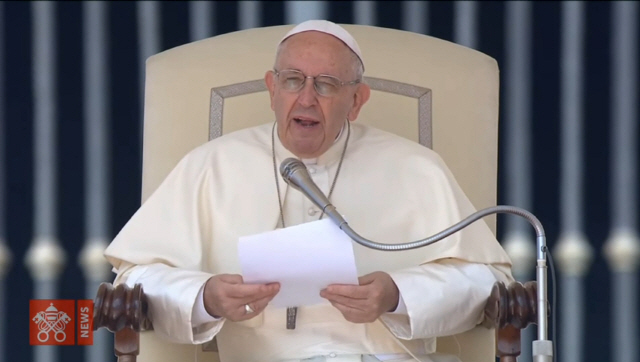 [영상] 프란치스코 교황, 문재인·김정은·한반도를 위해 기도하다