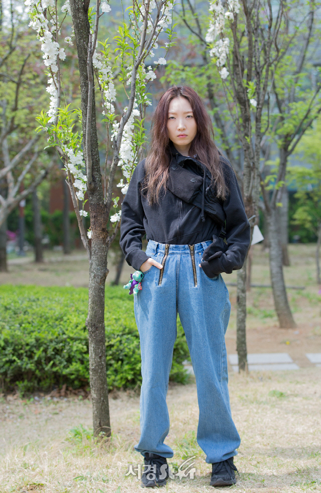가수 씨피카(CIFIKA)가 26일 오전 서울 영등포구 당산동 서경스타 사옥에서 인터뷰에 앞서 포토타임을 갖고 있다.