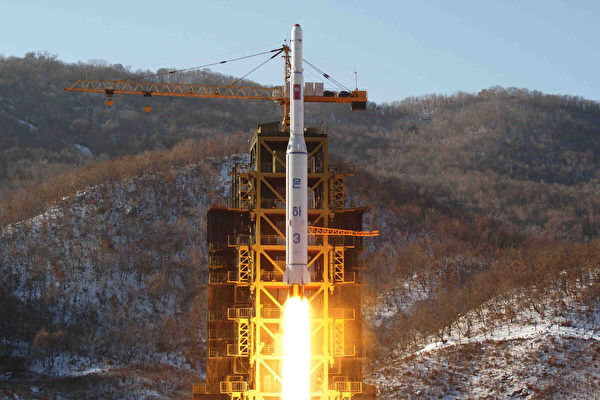 북한 장거리 로켓 광명성 3호 발사 모습 / 연합뉴스