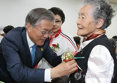 어버이날 문구 1위는? 누리꾼...“문구는 덤, 현금이 핵심”