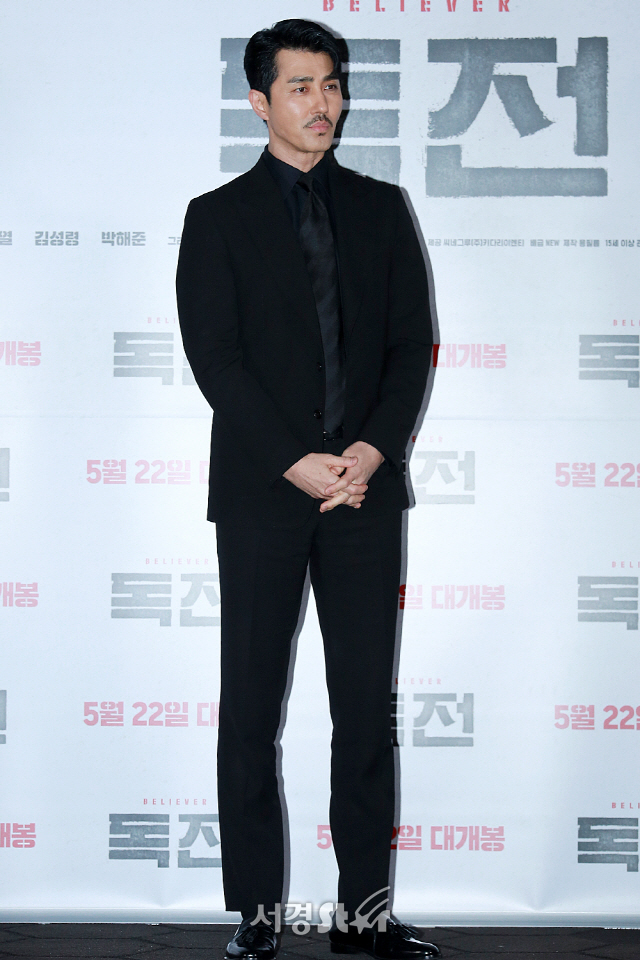 배우 차승원이 영화 ‘독전’ 언론시사회에 참석해 포토타임을 갖고 있다.