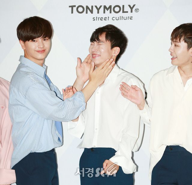 [포토톡] 비투비(BTOB), '포토타임에 비글미 뿌리기'