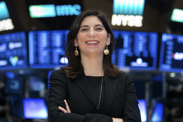 뉴욕증권거래소 사상 첫 여성 CEO