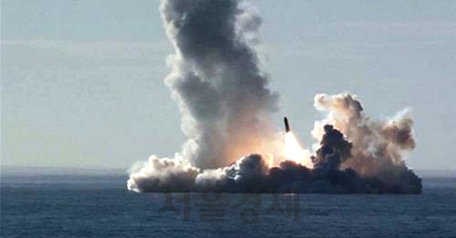 러 “신형 SLBM ‘불라바’ 4발 연쇄 발사 성공”