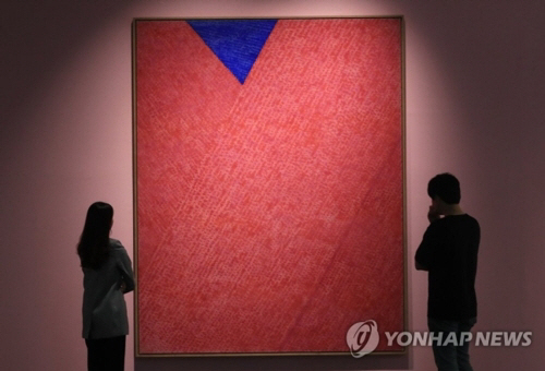 김환기 붉은점화 85억원 낙찰…국내 미술품 경매 최고가 경신