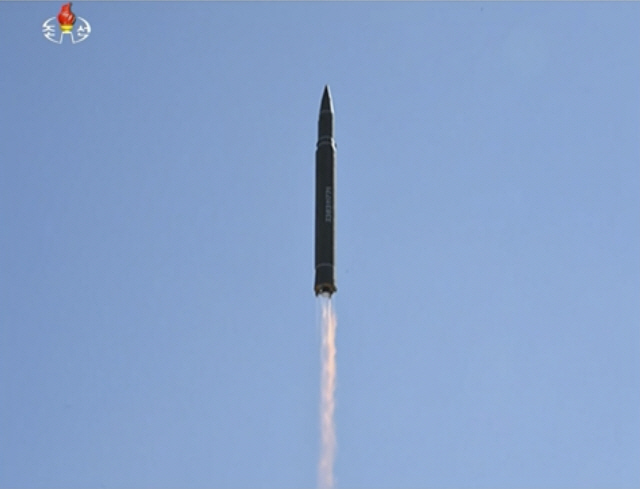 북한 대륙간탄도미사일(ICBM) ‘화성-14’/AP연합뉴스