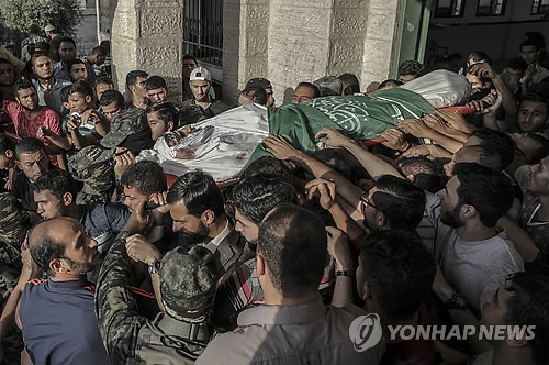 가자지구에서 이스라엘군 탱크 포격에 팔레스타인 주민 1명이 숨졌다./출처=연합뉴스