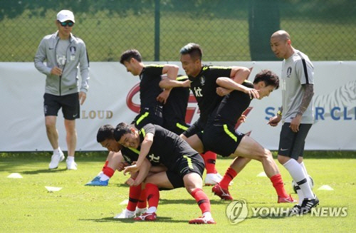 축구대표팀 본격적인 체력훈련 돌입, 훈련장엔 '헉헉' 소리만...