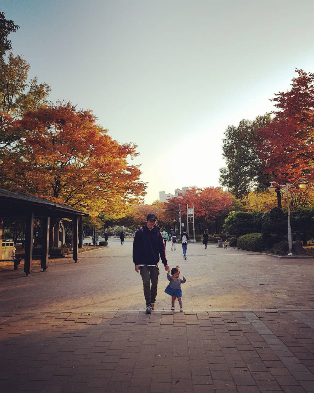 [SE★PIC] '꽃보다 아빠' 김준,  3년 만에 딸 사진 공개 “감사합니다'