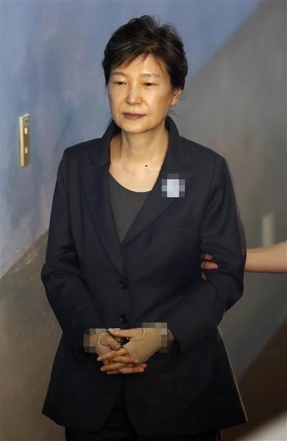 박근혜 ‘국정농단’ 항소심 불출석, 법원 “궐석재판으로 진행”