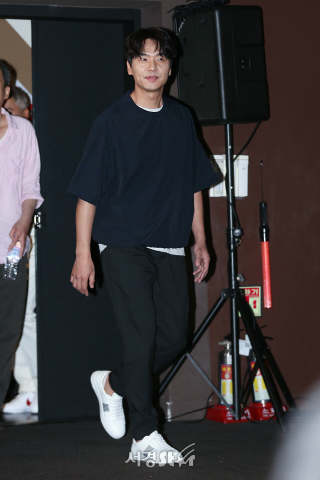배우 김태훈이 15일 오후 서울 광진구 롯데시네마 건대입구에서 열린 영화 ‘더 펜션’ 언론시사회에 참석하고 있다.