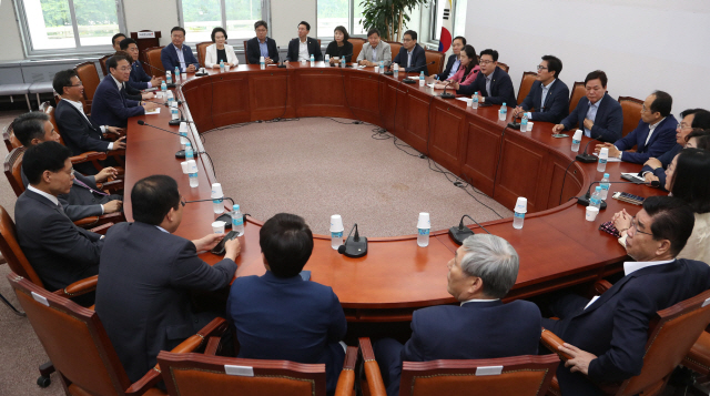 한국당 초선의원들 '그동안 침묵한 점, 국민께 죄송하다'