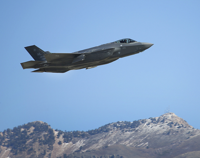 F-35/블룸버그