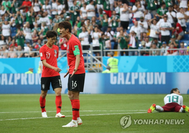 기성용 반칙 상황에서 경기 속행…멕시코 역습으로 실점 ‘비디오 판독 신뢰할 수 있나’