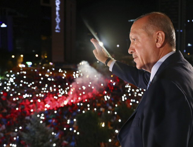 '15년' 독재 에르도안 '15년더'...터키 절대권력이 되다