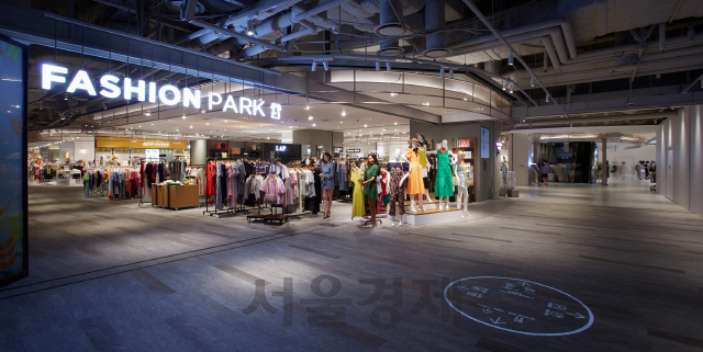 지난 22일 오픈한 용산 아이파크몰 ‘패션파크’ 여성패션 매장의 모습. /사진제공=HDC아이파크몰