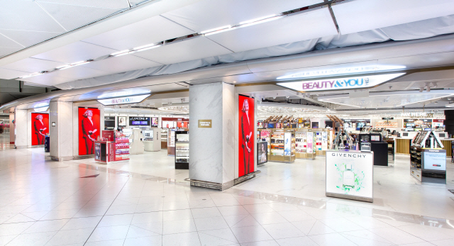 신라면세점 홍콩공항점 정식 오픈...화장품·향수 최대 사업자로