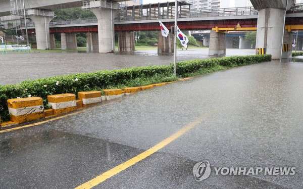 부산 온천천 시민공원, 폭우에 온데간데없이 사라져