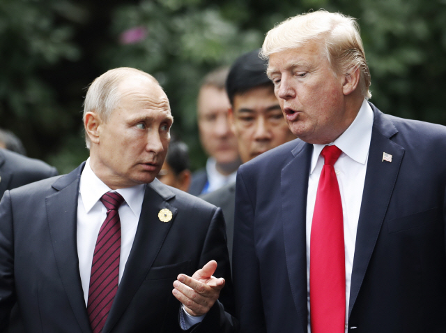 도널드 트럼프(오른쪽) 미국 대통령과 블라디미르 푸틴 러시아 대통령  /EPA연합뉴스