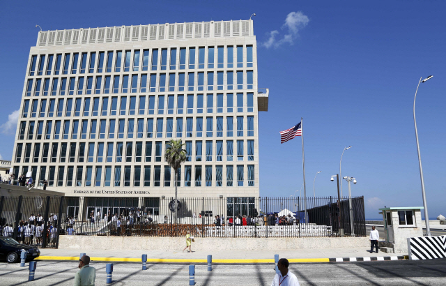 쿠바 美 대사관에선 대체 어떤 일이··‘괴질 환자’ 26명으로 증가
