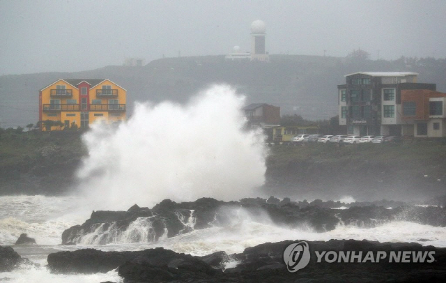 정부가 29일 태풍 ‘쁘라삐룬’의 한반도 북상 가능성에 따라 긴급대책회의를 연다. 해당사진은 기사본문과 관련없는 내용입니다./연합뉴스