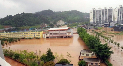 태풍 쁘라삐룬 오는데… 학교도, 주차장도 모두 잠겼다