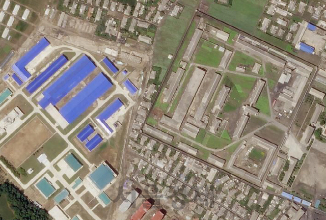 상업용 위성사진 전문업체인 플래닛랩스가 촬영한 북한 함흥 미사일 제조공장의 4월1일(위쪽)과 6월29일(아래쪽) 위성사진. 4월까지는 보이지 않던 신규 건물에 대한 외부공사가 6월 말에 대부분 마무리된 모습이다.  /월스트리트저널 홈페이지 캡처