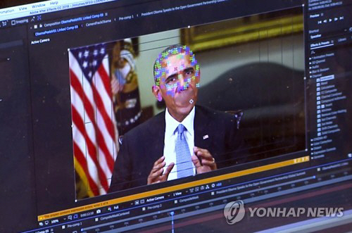 인공지능이나 얼굴매핑(facial mapping) 기술을 활용해 특정 영상에 합성한 편집물인 ‘딥페이크’(deepfake)의 위험을 경고하는 목소리가 커지고 있다. 딥페이크는 특정인의 표정이나 버릇, 목소리, 억양 등을 흉내 내 하지도 않은 말을 얼굴을 드러내놓고 말한 것처럼 보이게 한다. 사진은 오바마 전 미국 대통령을 다룬 가짜 동영상./출처=연합뉴스