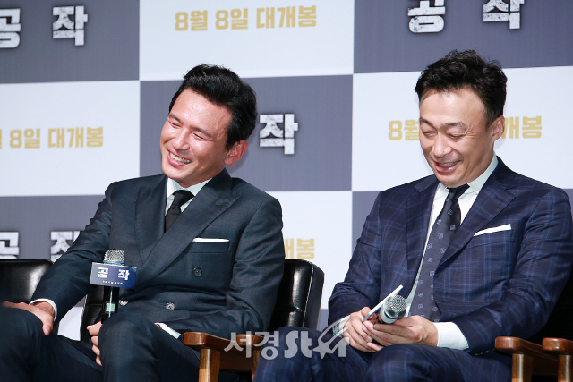 배우 황정민과 이성민이 영화 ‘공작’ 제작보고회에 참석했다.