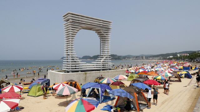 지난해 여름 만리포해수욕장. 사진제공=태안군