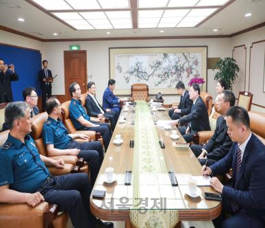 지난 3일 서울지방경찰청을 방문한 중국 베이징시 공안국 대표단과 서울경찰청 간부들이 수사공조를 논의하고 있다. /사진제공=서울지방경찰청