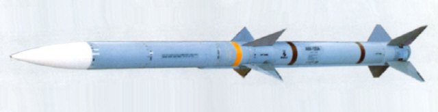 미국 휴즈/레이시온사의 AIM-120 암람 공대공 미사일. 파생형별로 80~150km라는 사거리와 정확도를 자랑한다. 한국형 전투기(KF-X)가 전력화하고 각종 공대공 미사일까지 개발을 완료하면 한국형 미사일 시리즈는 수적인 면에서도 공군의 주력을 차지할 전망이다.