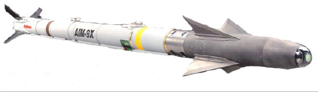 한국이 개발하려는 단거리 공대공 미사일의 추종모델인 미국 레이시온사의 AIM-9X 사이더와인더. 기체 후미에 따라 붙은 적기에도 발사할 수 있고, 조종사의 헬멧과도 연동되는 고성능을 자랑한다. 국내 기술진은 초기형 수준의 미사일 국내 개발이 가능한 것으로 보고 있다.