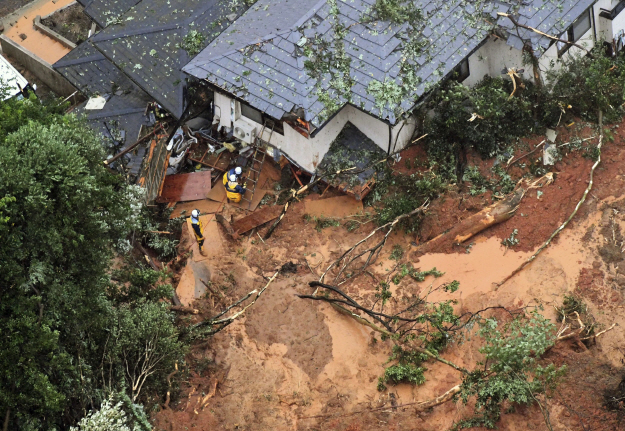 '1,000㎜ 물폭탄 쏟아졌다'…日, 폭우로 146명 사망·실종