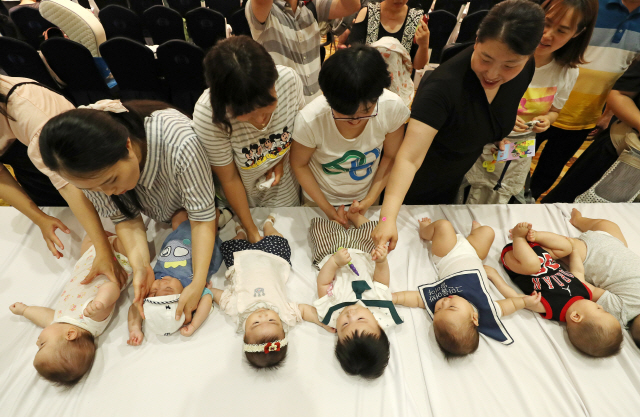 미국이 세계보건기구(WHO)의 모유 수유 권장 결의안 발의를 조직적으로 방해한 사실을 뉴욕타임스가 8일(현지시간) 보도했다.[사진과 기사 내용은 관련 없음]