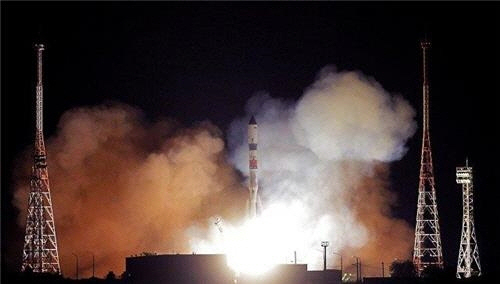 러시아 우주화물선 3시간 40분 만에 우주정거장 도킹 성공