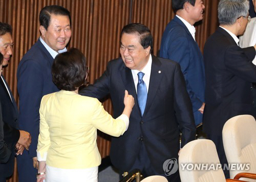 '국회의장 당선' 문희상 '새 정부 출범 2년 차부터는 국회의 계절이 돼야'