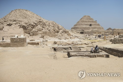 이집트서 2500년전 미라 작업장 발견, 미라 30여구에 은색 가면도…