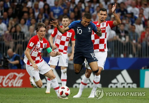 프랑스와 크로아티아의 결승전 경기 모습/로이터=연합뉴스