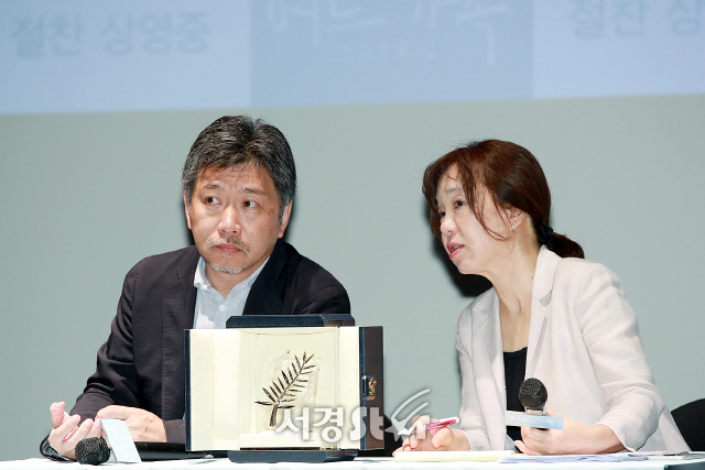 고레에다 히로카즈 감독이 영화 ‘어느 가족’ 기자간담회에 참석했다.