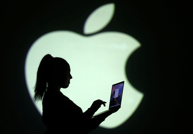 애플, 작년대비 순익 40%·매출 17% 증가…시장 전망치 뛰어넘어