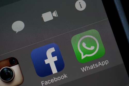 주가폭락 페이스북, 왓츠앱으로 돌파구 모색
