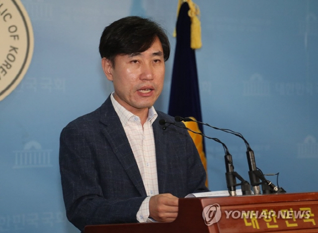 사진=(2일 9·2 바른미래당 전당대회의 출마를 선언하는 하태경 의원./ 연합뉴스)
