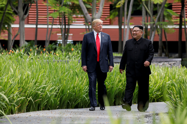 도널드 트럼프(왼쪽) 미국 대통령과 김정은 북한 국무위원장. /센토사=로이터연합뉴스