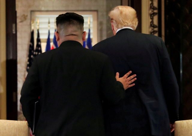 김정은 북한 국무위원장이 도널드 트럼프 미국 대통령에게 친서를 전달했다고 백악관이 2일(현지시간) 전했다./연합뉴스