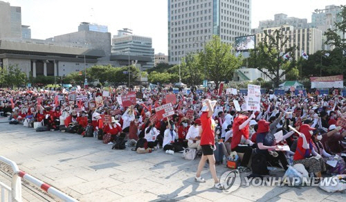 광화문 시위에 모인 참가자들 (사진=연합뉴스)