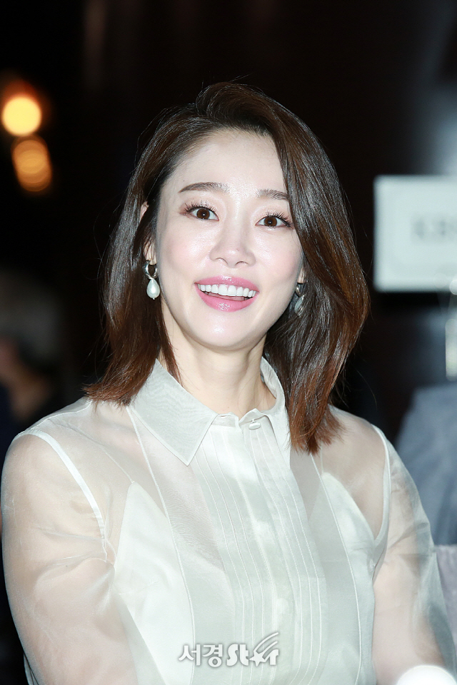 배우 최여진이 KBS 새 월화드라마 ‘러블리 호러블리’ 제작발표회에 참석했다.
